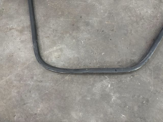 bontott VW TRANSPORTER Jobb első Gumikéder