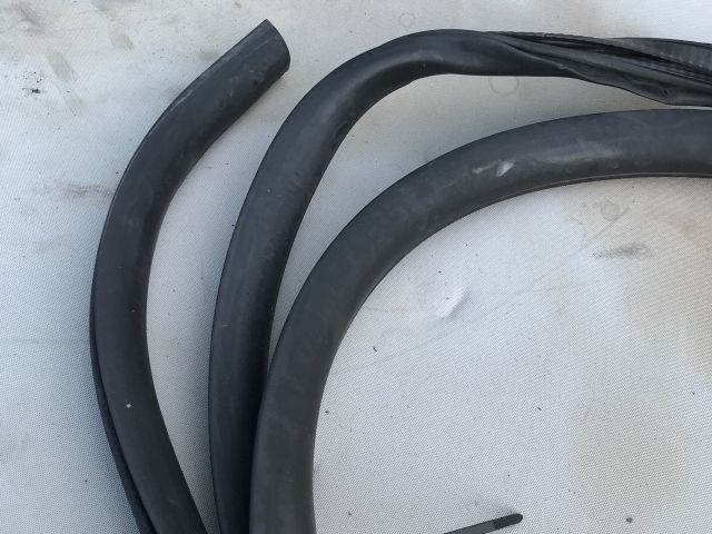 bontott VW TRANSPORTER Jobb első Gumikéder