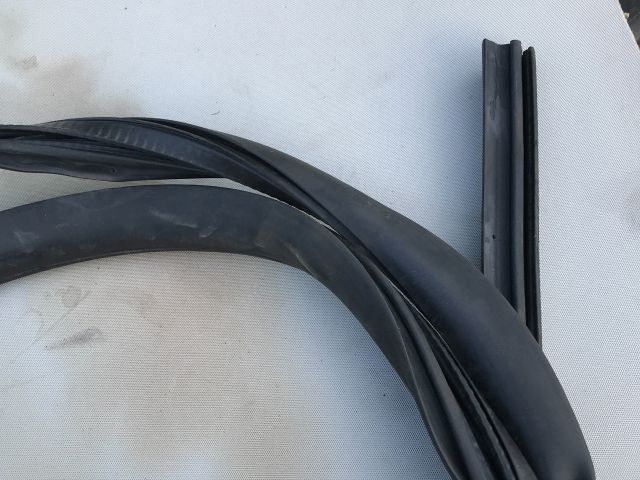 bontott VW TRANSPORTER Jobb első Gumikéder