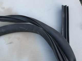 bontott VW TRANSPORTER Jobb első Gumikéder