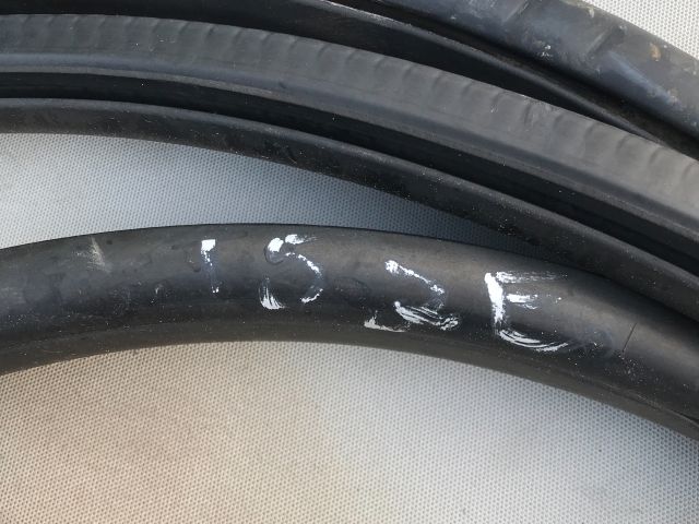 bontott VW TRANSPORTER Jobb első Gumikéder