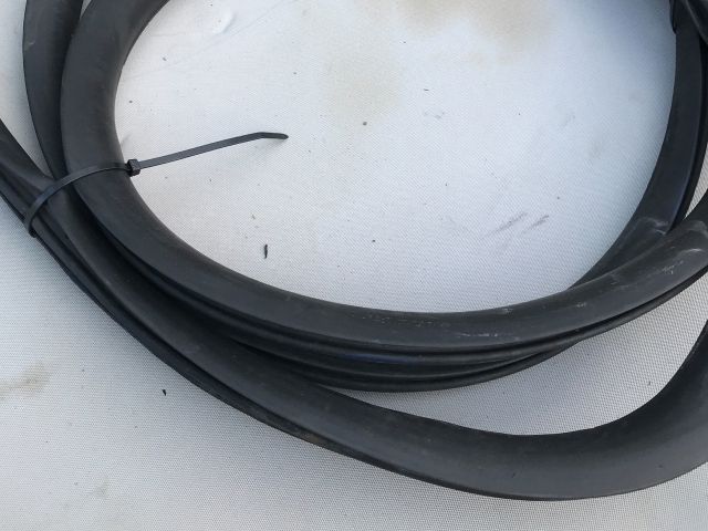 bontott VW TRANSPORTER Jobb első Gumikéder