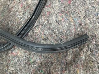 bontott VW TRANSPORTER Jobb első Gumikéder