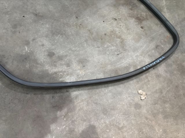 bontott VW TRANSPORTER Jobb első Gumikéder