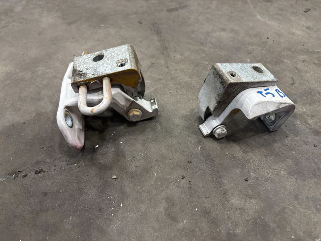 bontott VW TRANSPORTER Jobb első Zsanér