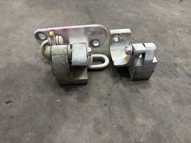 bontott VW TRANSPORTER Jobb első Zsanér