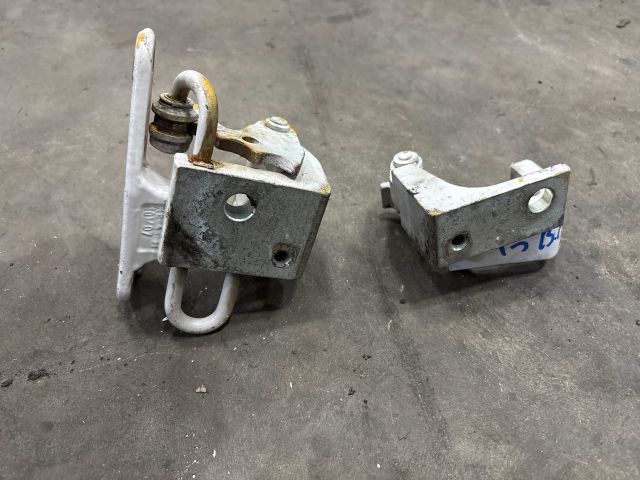 bontott VW TRANSPORTER Jobb első Zsanér