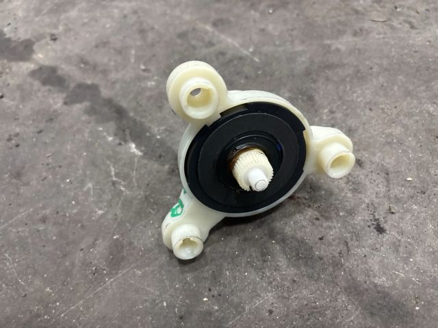 bontott VW TRANSPORTER Jobb hátsó Ablakemelő Szerkezet (Mechanikus)