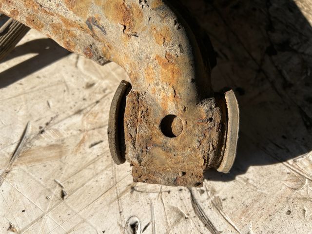 bontott VW TRANSPORTER Jobb hátsó Alsó Hátsó Lengőkar