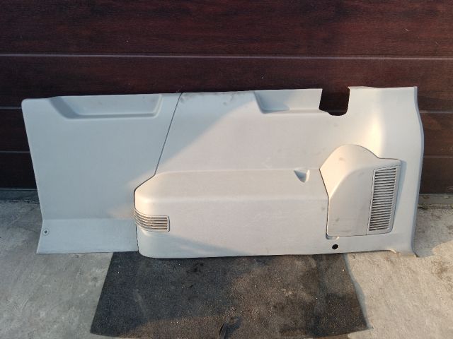 bontott VW TRANSPORTER Jobb hátsó Csomagtér Burkolat (Műanyag)