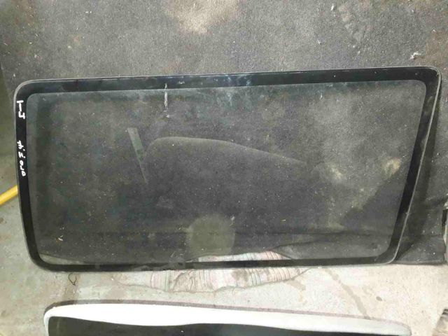 bontott VW TRANSPORTER Jobb hátsó Fixüveg (Ajtóban)