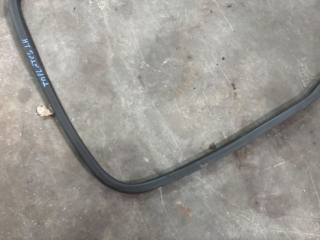 bontott VW TRANSPORTER Jobb hátsó Gumikéder