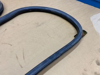 bontott VW TRANSPORTER Jobb hátsó Gumikéder