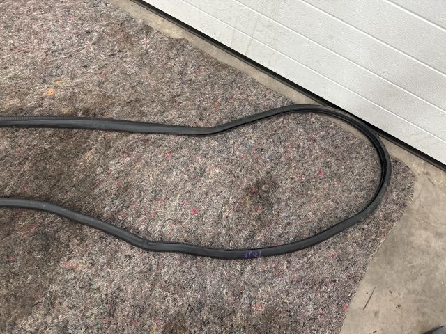 bontott VW TRANSPORTER Jobb hátsó Gumikéder