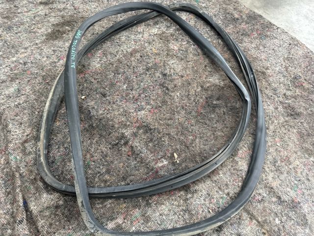 bontott VW TRANSPORTER Jobb hátsó Gumikéder