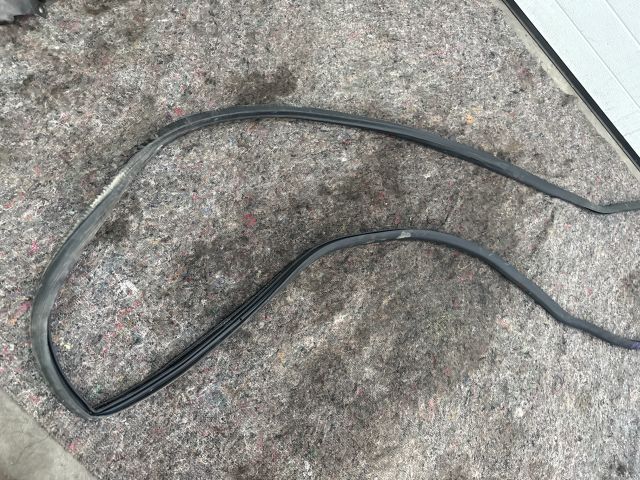 bontott VW TRANSPORTER Jobb hátsó Gumikéder