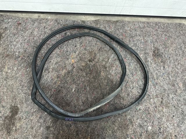 bontott VW TRANSPORTER Jobb hátsó Gumikéder