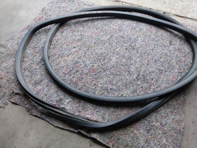 bontott VW TRANSPORTER Jobb hátsó Gumikéder