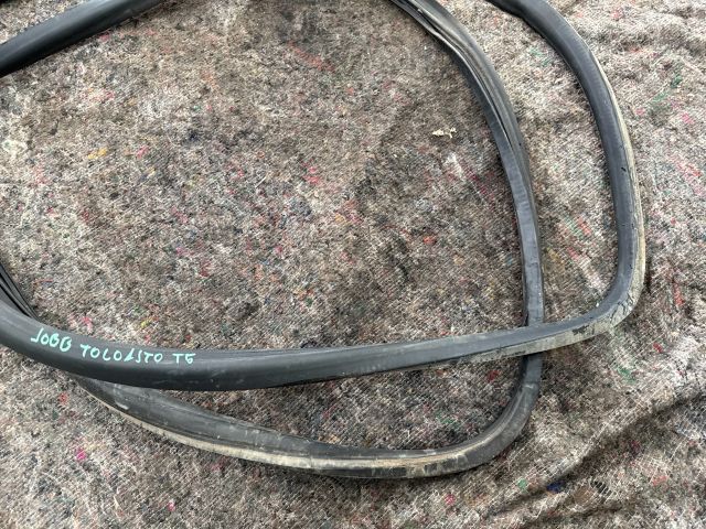 bontott VW TRANSPORTER Jobb hátsó Gumikéder