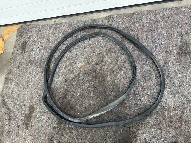 bontott VW TRANSPORTER Jobb hátsó Gumikéder