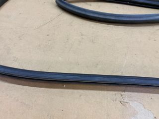 bontott VW TRANSPORTER Jobb hátsó Gumikéder