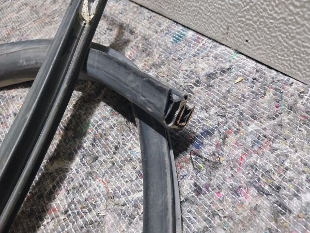 bontott VW TRANSPORTER Jobb hátsó Gumikéder