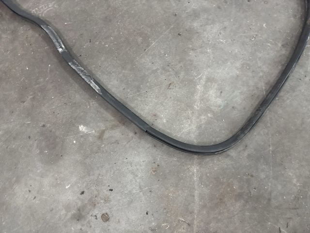 bontott VW TRANSPORTER Jobb hátsó Gumikéder