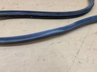 bontott VW TRANSPORTER Jobb hátsó Gumikéder