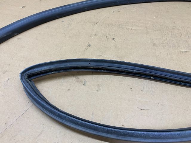 bontott VW TRANSPORTER Jobb hátsó Gumikéder