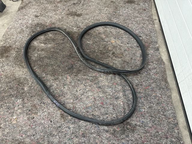 bontott VW TRANSPORTER Jobb hátsó Gumikéder