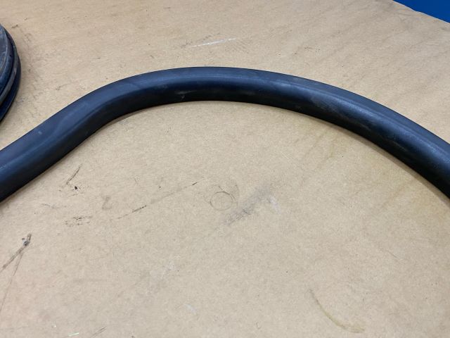 bontott VW TRANSPORTER Jobb hátsó Gumikéder