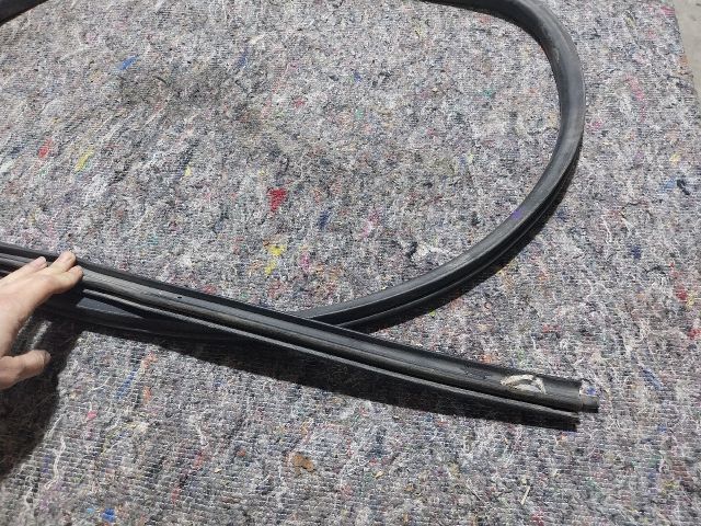 bontott VW TRANSPORTER Jobb hátsó Gumikéder