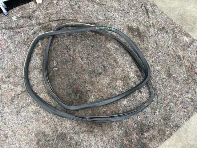 bontott VW TRANSPORTER Jobb hátsó Gumikéder