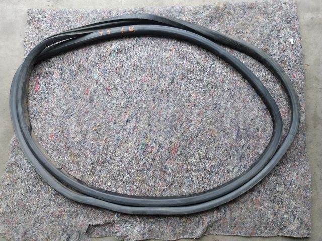 bontott VW TRANSPORTER Jobb hátsó Gumikéder