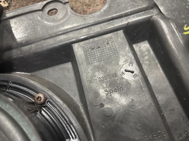 bontott VW TRANSPORTER Jobb hátsó Hangszóró
