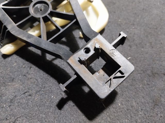 bontott VW TRANSPORTER Jobb hátsó Külső Kilincsfészek