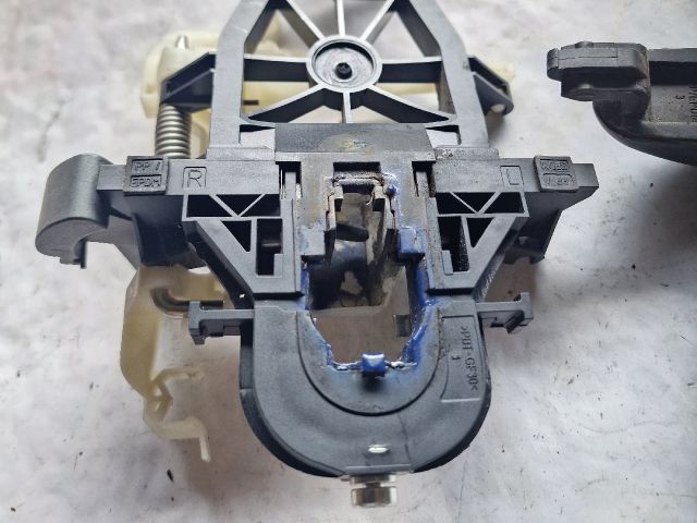 bontott VW TRANSPORTER Jobb hátsó Külső Kilincsfészek