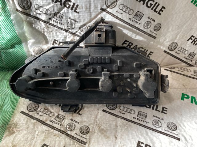 bontott VW TRANSPORTER Jobb Hátsó Lámpa Foglalat