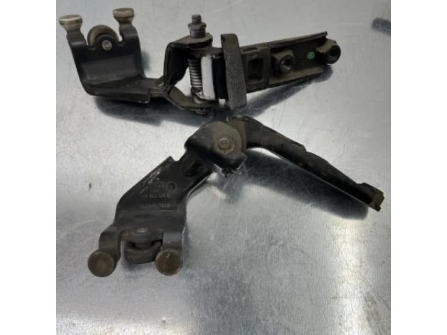 bontott VW TRANSPORTER Jobb hátsó Zsanér