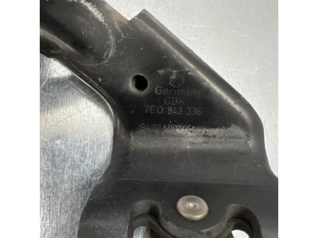 bontott VW TRANSPORTER Jobb hátsó Zsanér