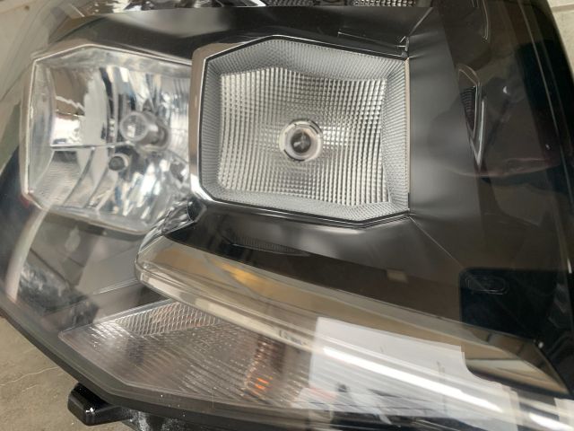 bontott VW TRANSPORTER Jobb Ledes Fényszóró