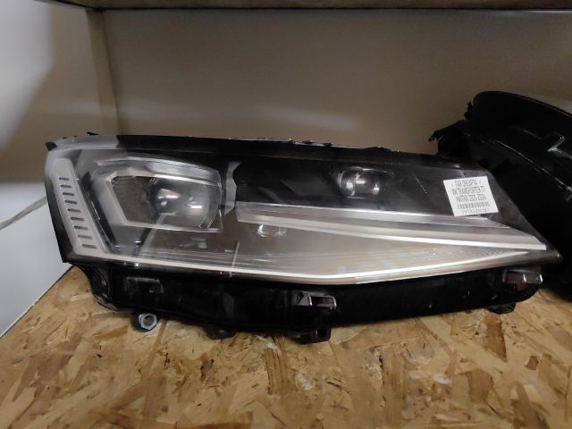 bontott VW TRANSPORTER Jobb Ledes Fényszóró