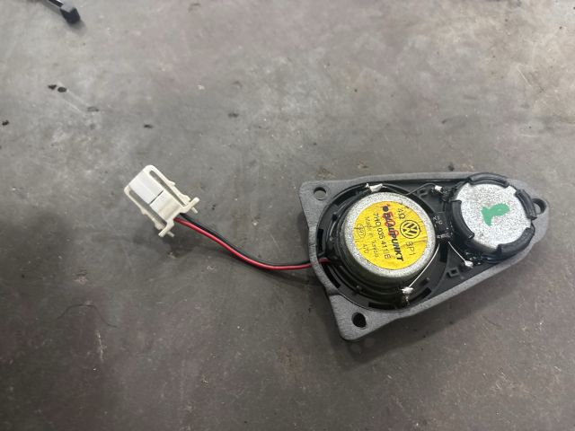 bontott VW TRANSPORTER Jobb Műszerfal Hangszóró