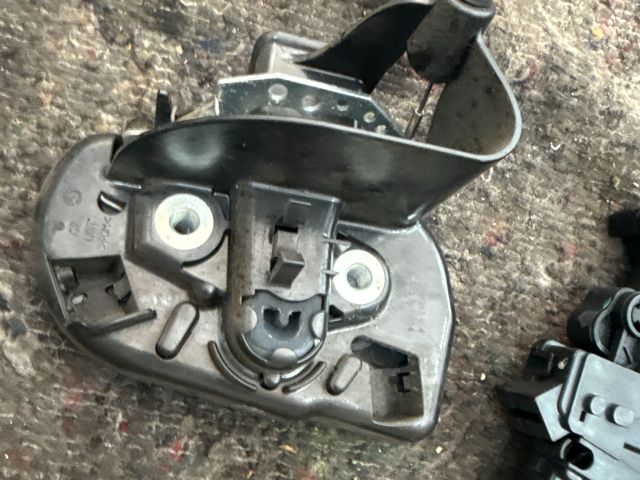 bontott VW TRANSPORTER Jobb Tolóajtó Zárszerkezet