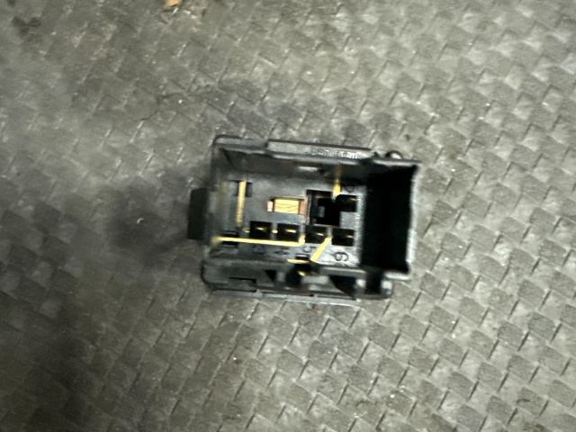 bontott VW TRANSPORTER Kipörgésgátló Kapcsoló