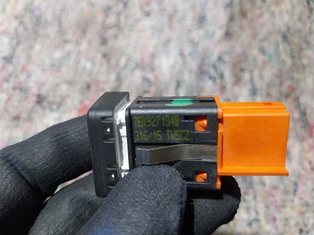 bontott VW TRANSPORTER Kipörgésgátló Kapcsoló