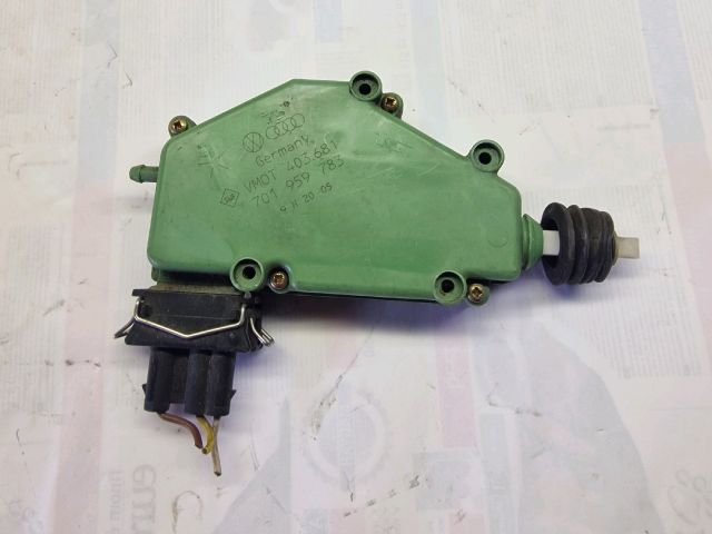 bontott VW TRANSPORTER Központizár Motor (Pozíciófüggetlen)