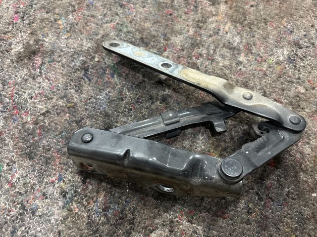 bontott VW TRANSPORTER Motorháztető Bal Zsanér