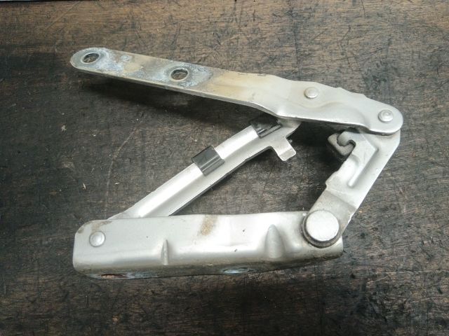 bontott VW TRANSPORTER Motorháztető Bal Zsanér