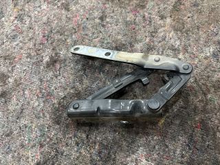 bontott VW TRANSPORTER Motorháztető Bal Zsanér